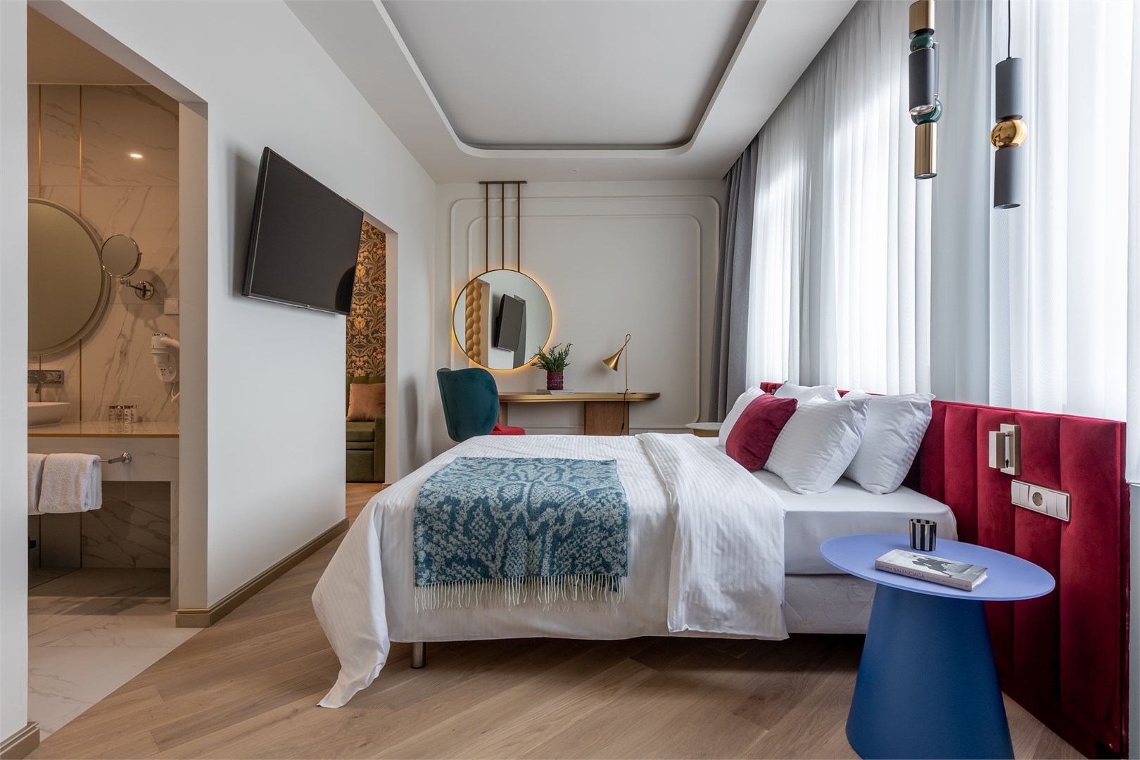 Люкс в Azimut Сити Отель Тула