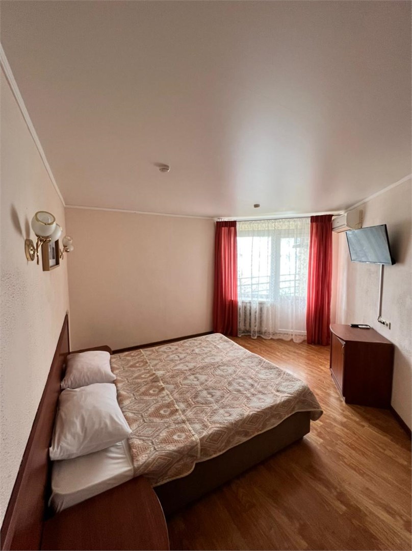 Трёхместный Стандартный номер с 3 односпальными кроватями в Черномор