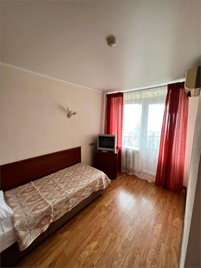 Трёхместный Стандартный номер с 3 односпальными кроватями в Черномор