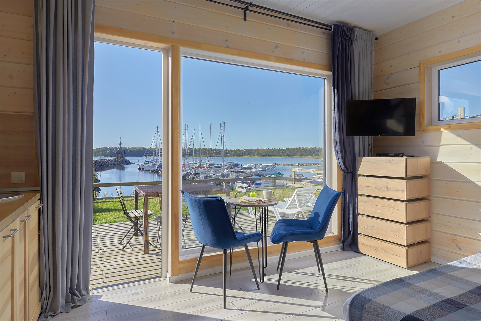 Коттедж "Домик у Моря" в Окунёвая