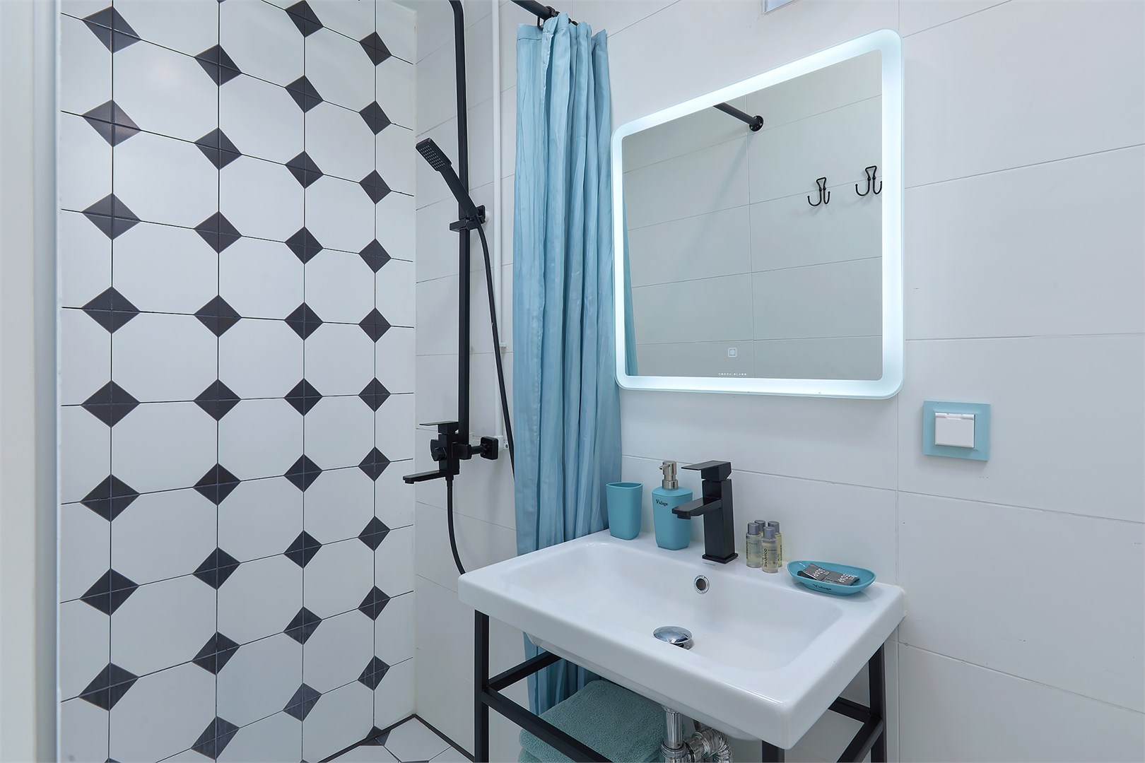 Коттедж "Домик у Моря" в Окунёвая