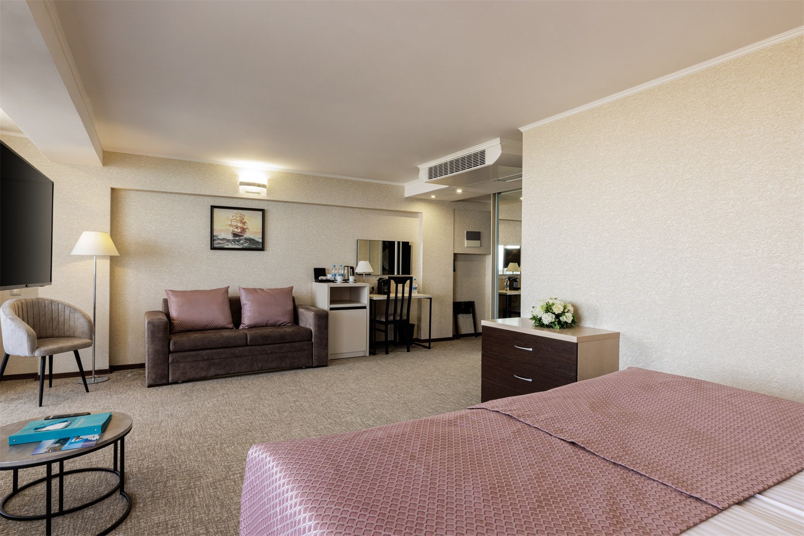 Джуниор Сюит в Sea galaxy hotel congress&SPA