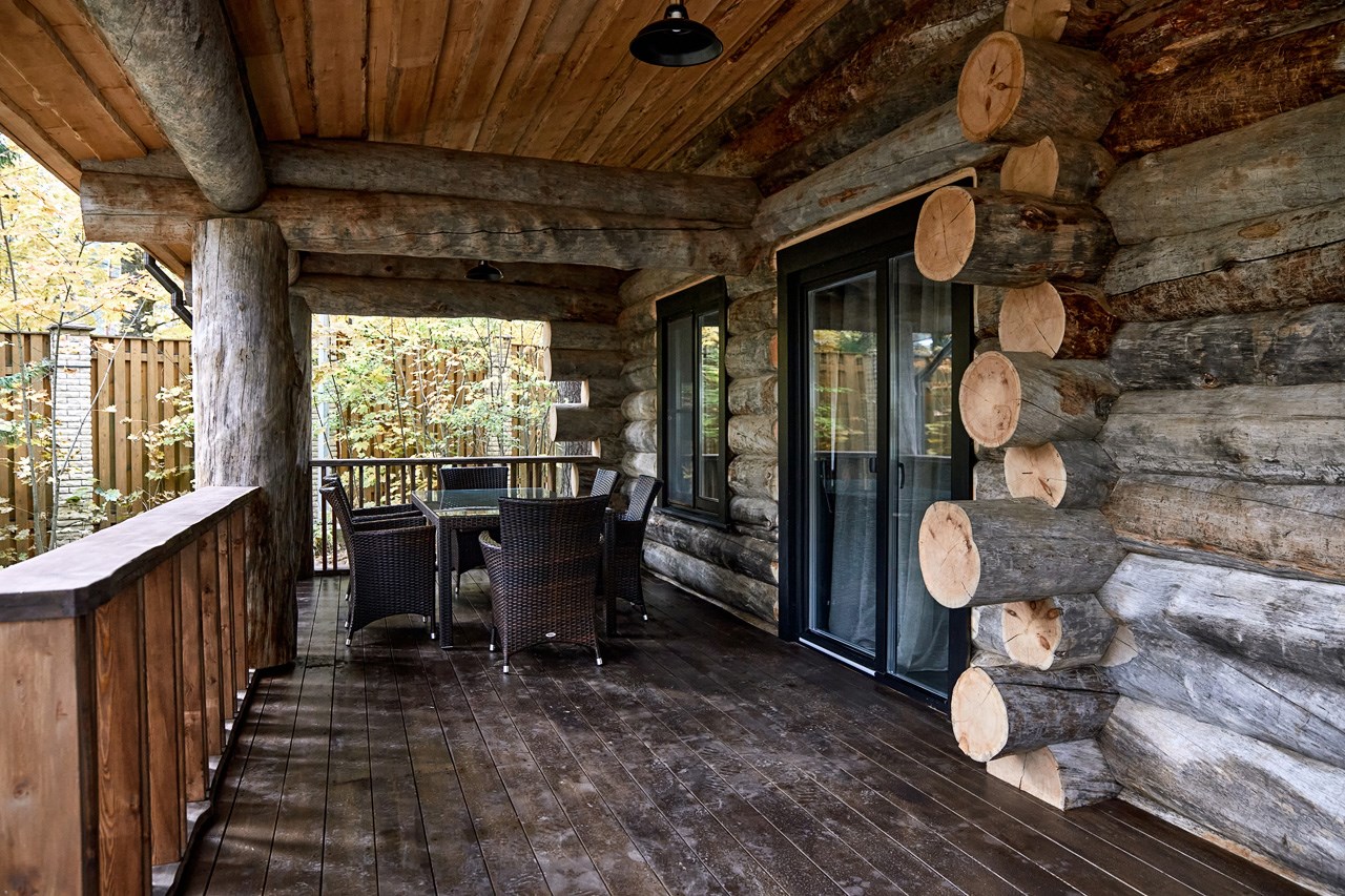 Коттедж «Серый Кардинал» в Царство-Королевство