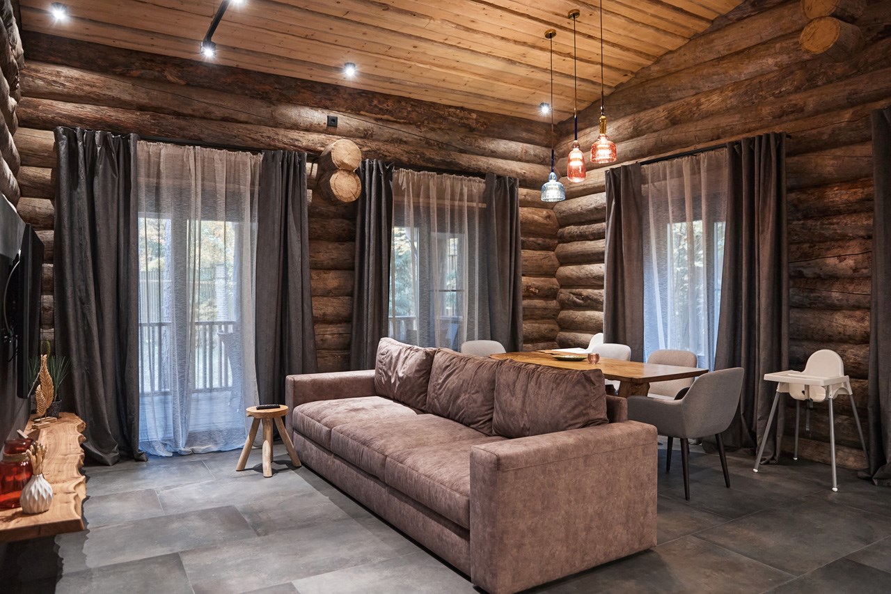 Коттедж «Серый Кардинал» в Царство-Королевство