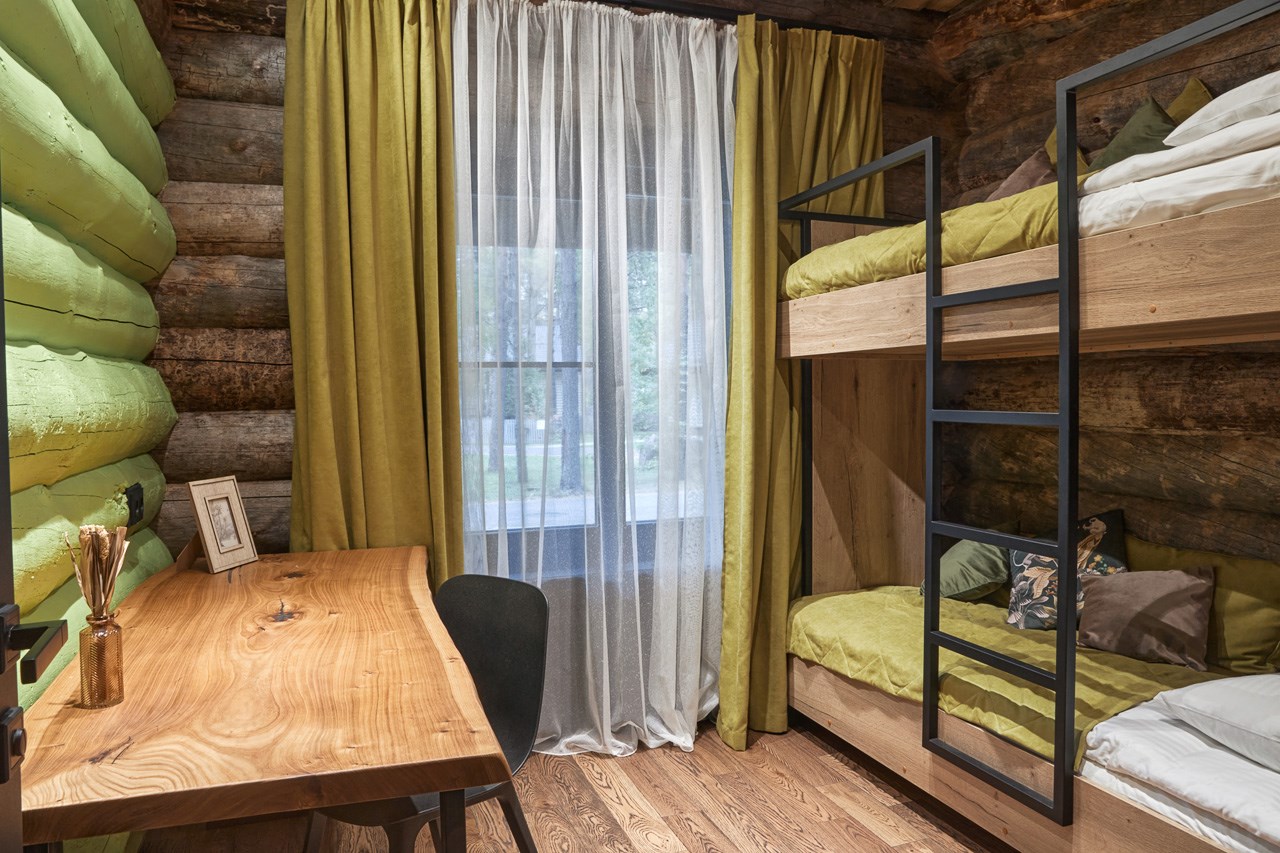 Коттедж «Серый Кардинал» в Царство-Королевство