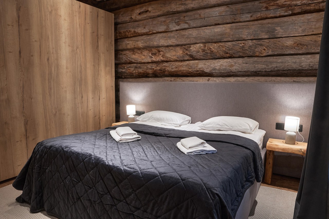 Коттедж «Серый Кардинал» в Царство-Королевство