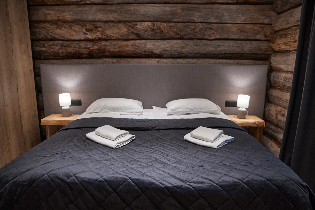 Коттедж «Серый Кардинал» в Царство-Королевство