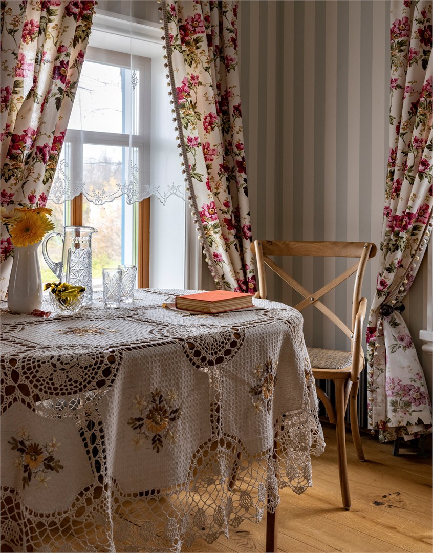 Суперлюкс с кроватью размера "king-size" в Пестово подворье