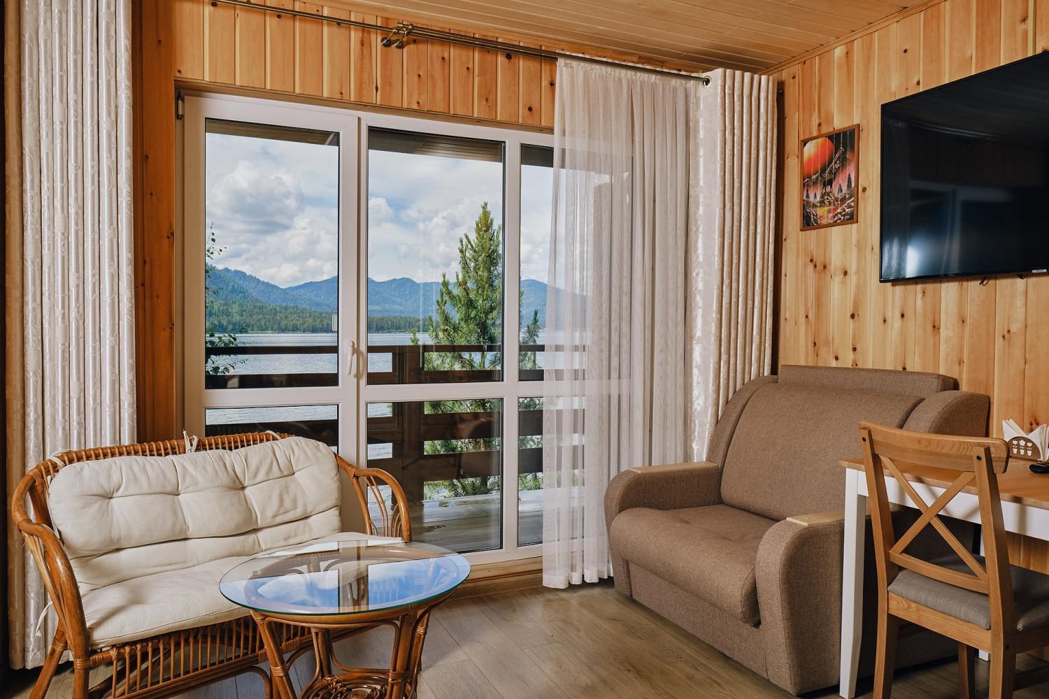 Домик на ул. Телецкая 7/1 в Горное озеро