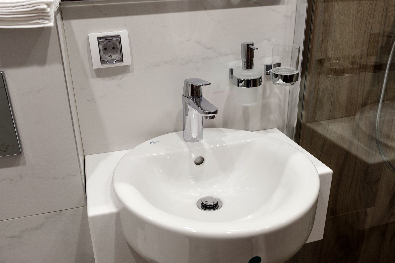 Двухместный Комфорт с большой кроватью в Глазов