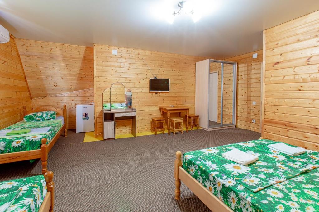 Улучшенный четырёхместный номер в Колибри Beach