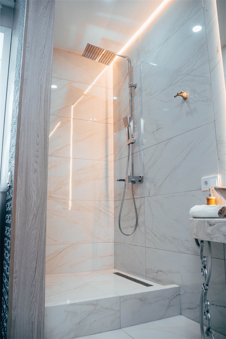 Номер категории ВИП в Алаас