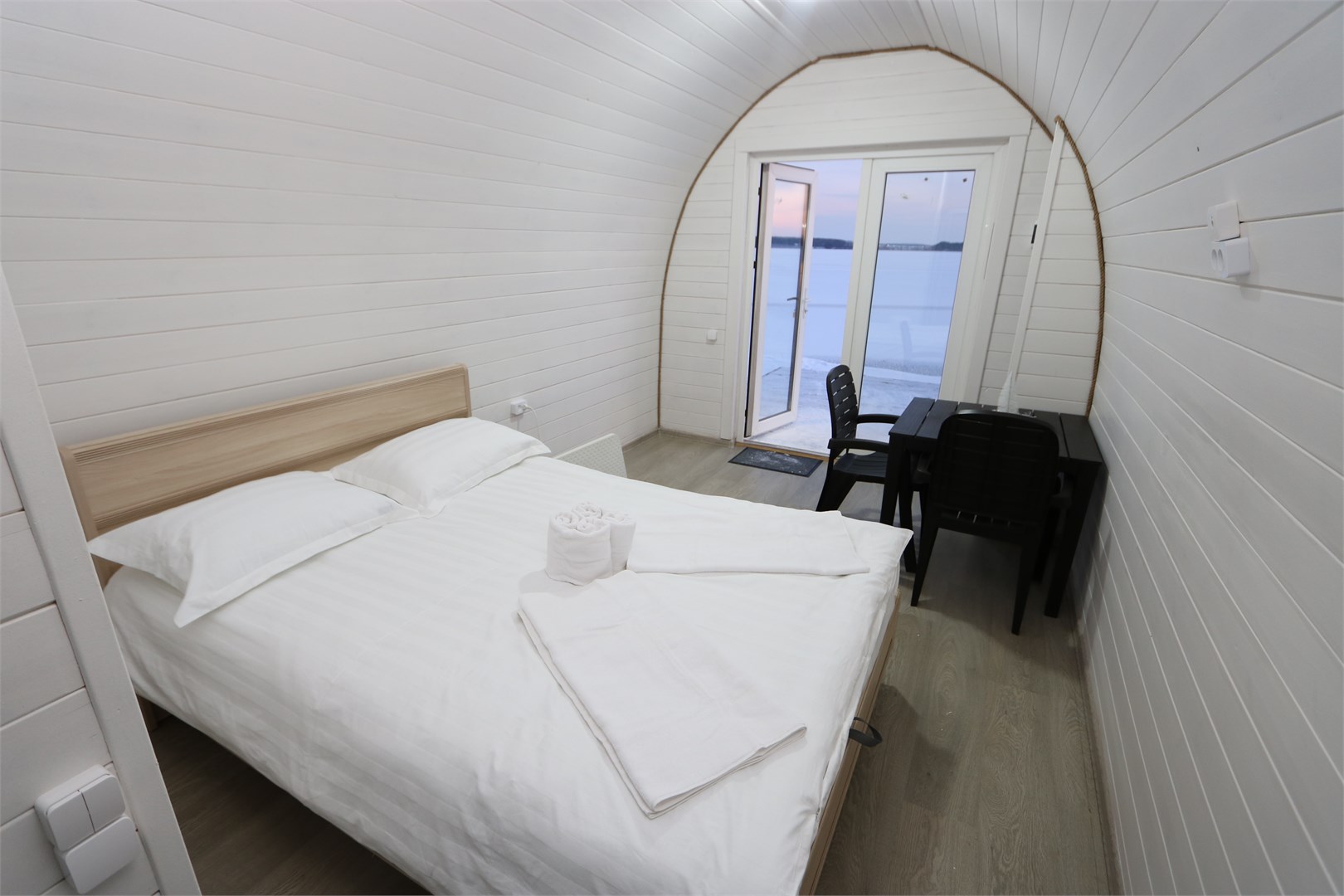 Глэмпинг у бассейна в Набережная №1