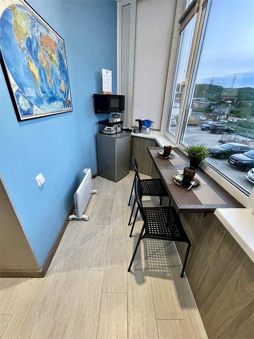 Семейный номер с балконом и видом на море в Pallada