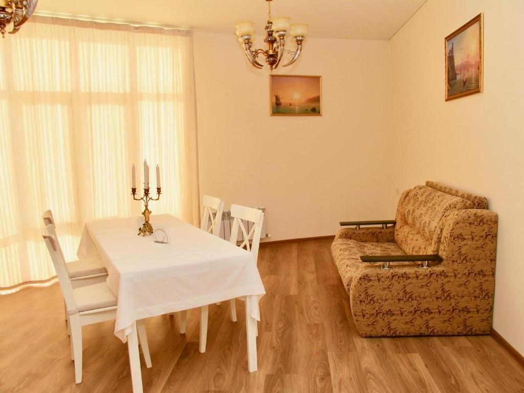 Улучшенный 3х местный номер с видом на море в Империя