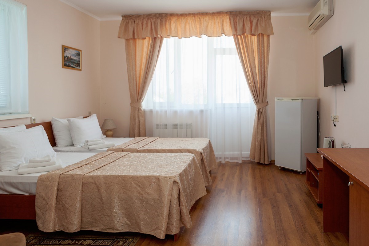 Стандарт комфорт с балконом (3-4 этаж)корпус 4 в Кристалл уют