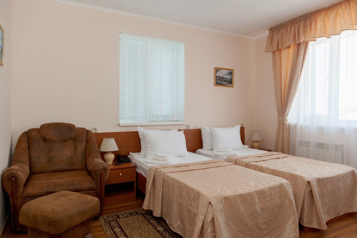 Стандарт комфорт с балконом (3-4 этаж)корпус 4 в Кристалл уют