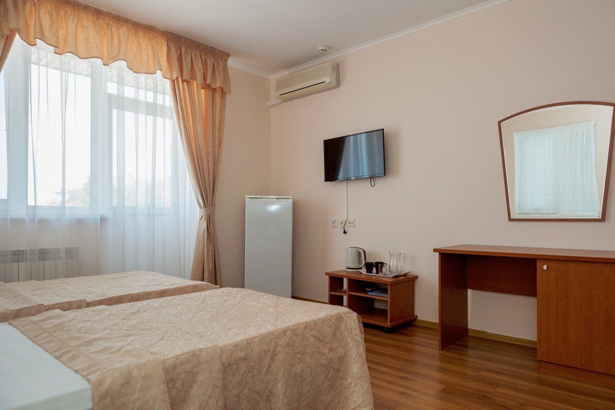 Стандарт комфорт с балконом (3-4 этаж)корпус 4 в Кристалл уют