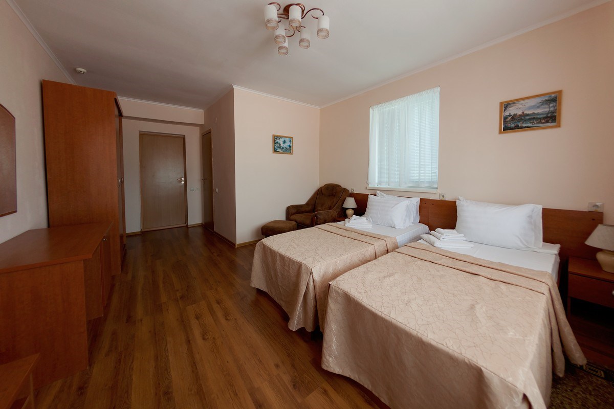 Стандарт комфорт с балконом (3-4 этаж)корпус 4 в Кристалл уют