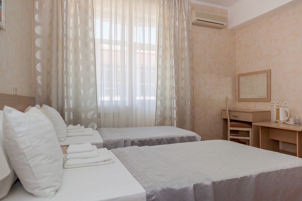 Стандарт 1 категории с балконом (1-2 этаж) корпус 4 в Кристалл уют