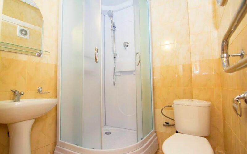 Стандарт 1 категории с балконом (1-2 этаж) корпус 4 в Кристалл уют