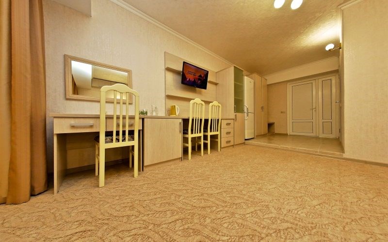 Семейный Цоколь без балкона корпус 4 (1 этаж) в Кристалл уют