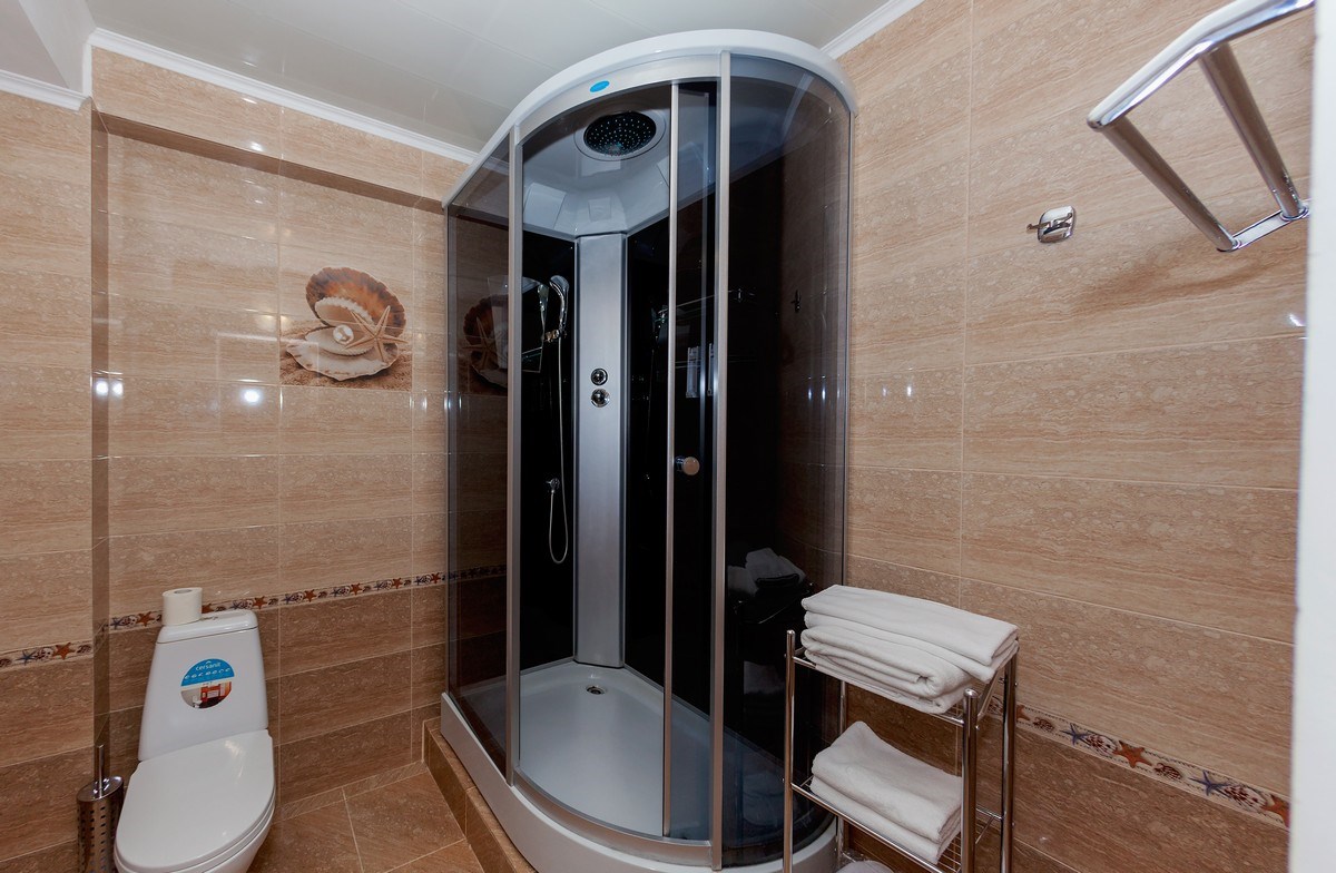 Семейный номер 2-х комнатный с балконом корпус 4 (2-4 этаж ) в Кристалл уют