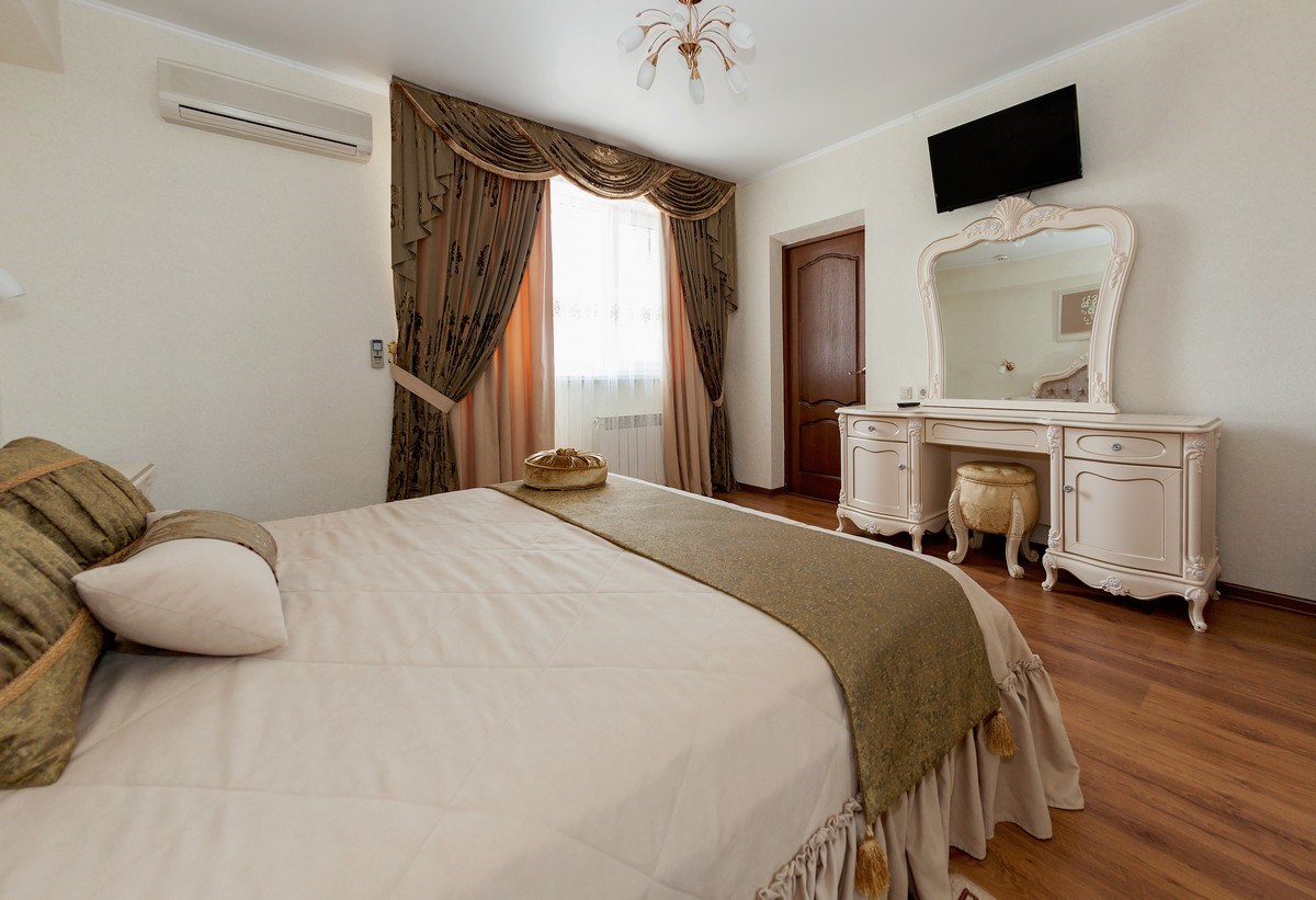 Семейный 3-х комнатный с балконом (4-й этаж) корпус 4 в Кристалл уют