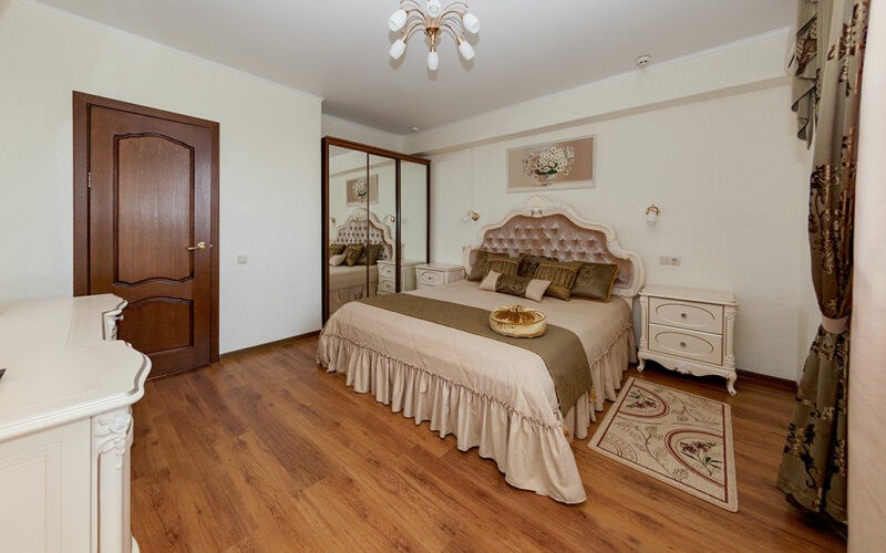 Семейный 3-х комнатный с балконом (4-й этаж) корпус 4 в Кристалл уют