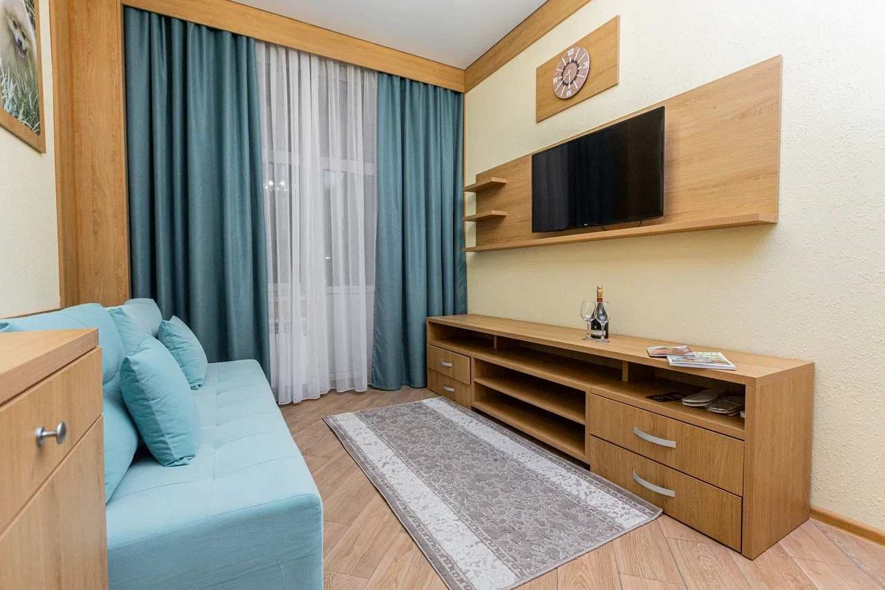 Двухкомнатный Люкс c балконом в Дворец Нарзанов