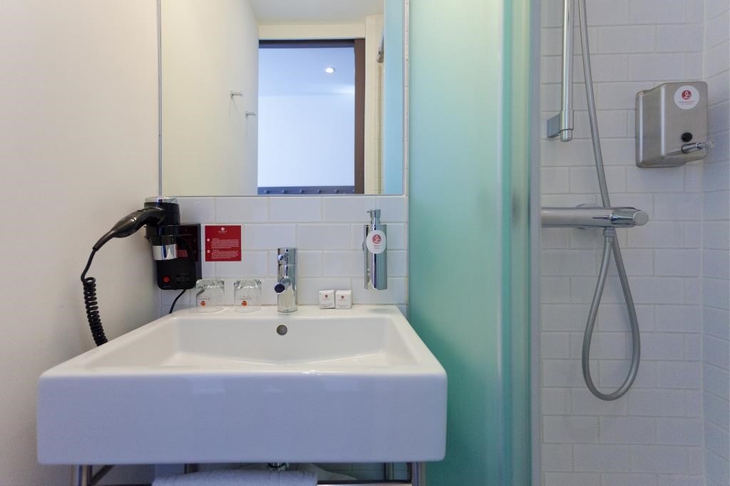 SMART Стандарт в Azimut Сити Отель Тульская Москва