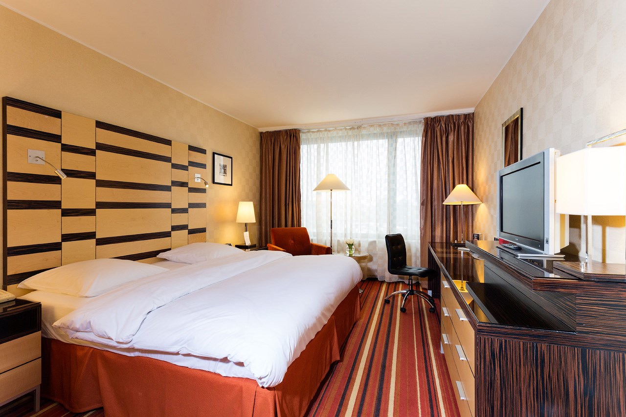 Супериор с двуспальной кроватью в Azimut Сити Отель Олимпик Москва