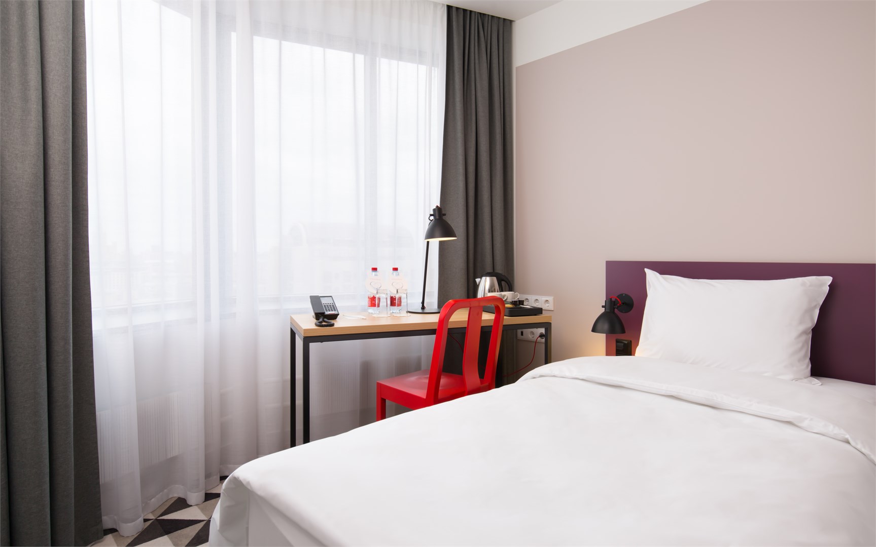 SMART Стандарт с двуспальной кроватью в Azimut Сити Отель Смоленская Москва