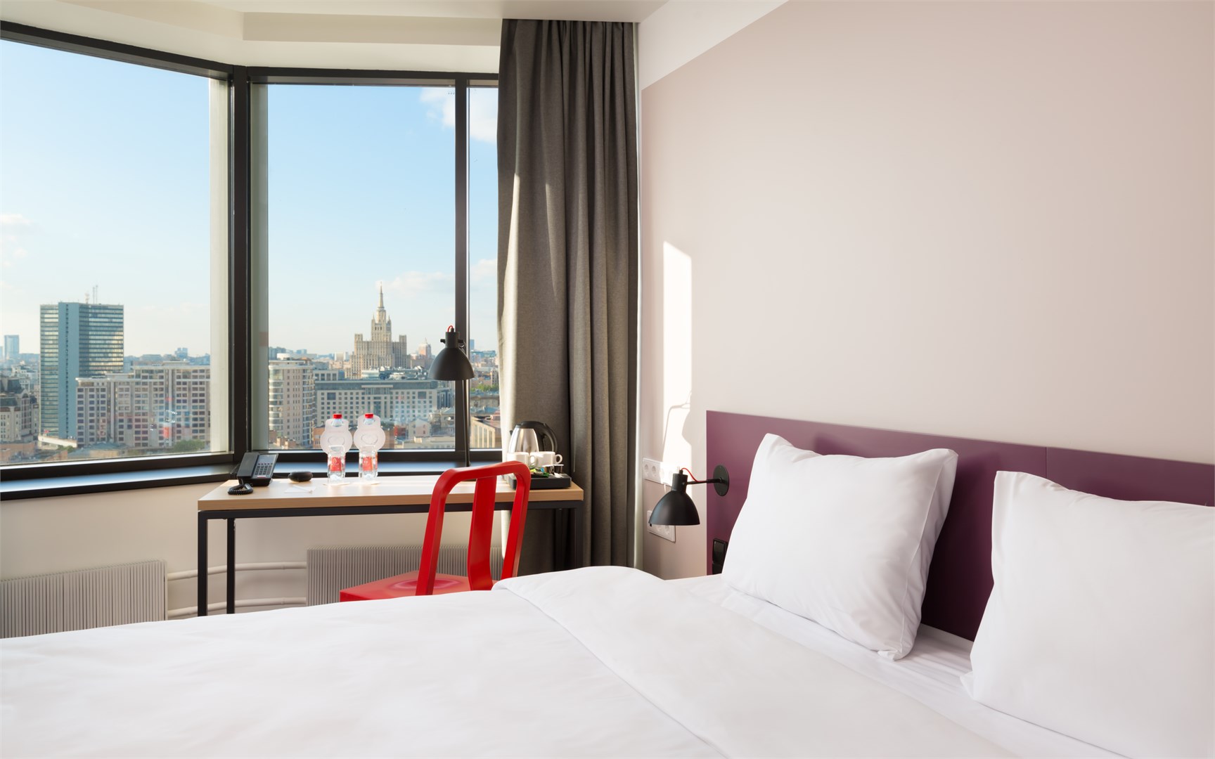 SMART Стандарт с двуспальной кроватью в Azimut Сити Отель Смоленская Москва