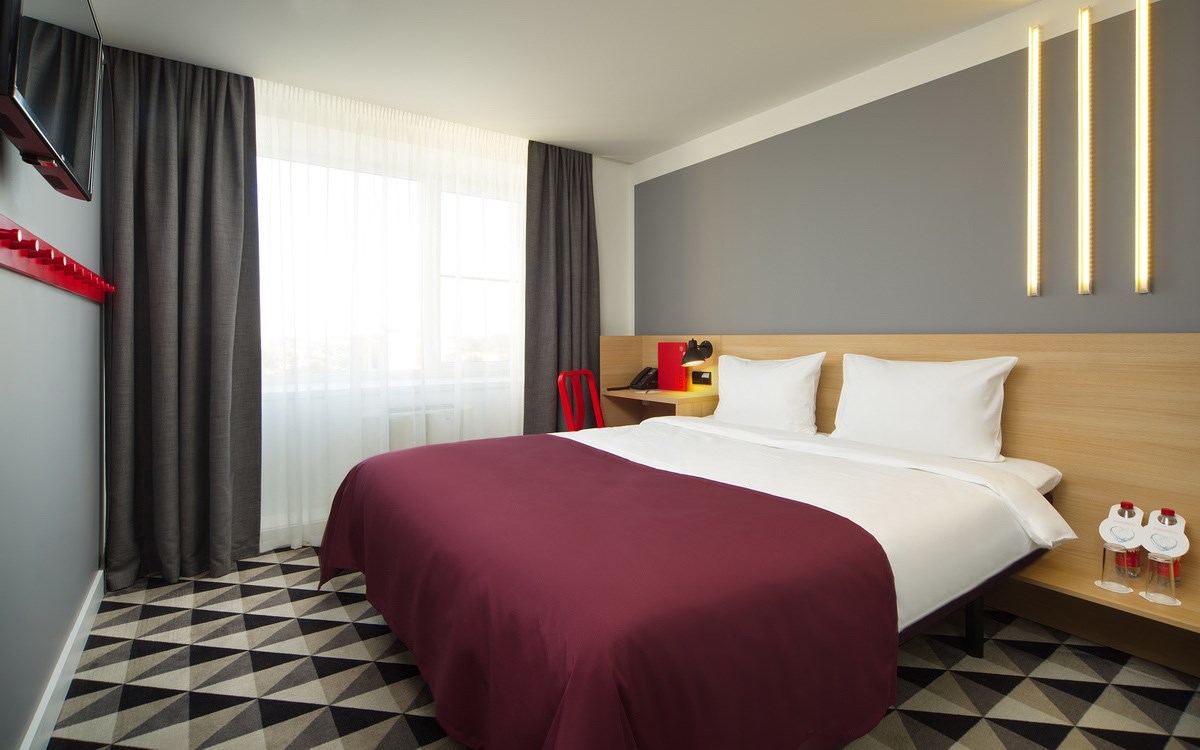 СМАРТ Стандарт в Azimut Сити Отель Астрахань