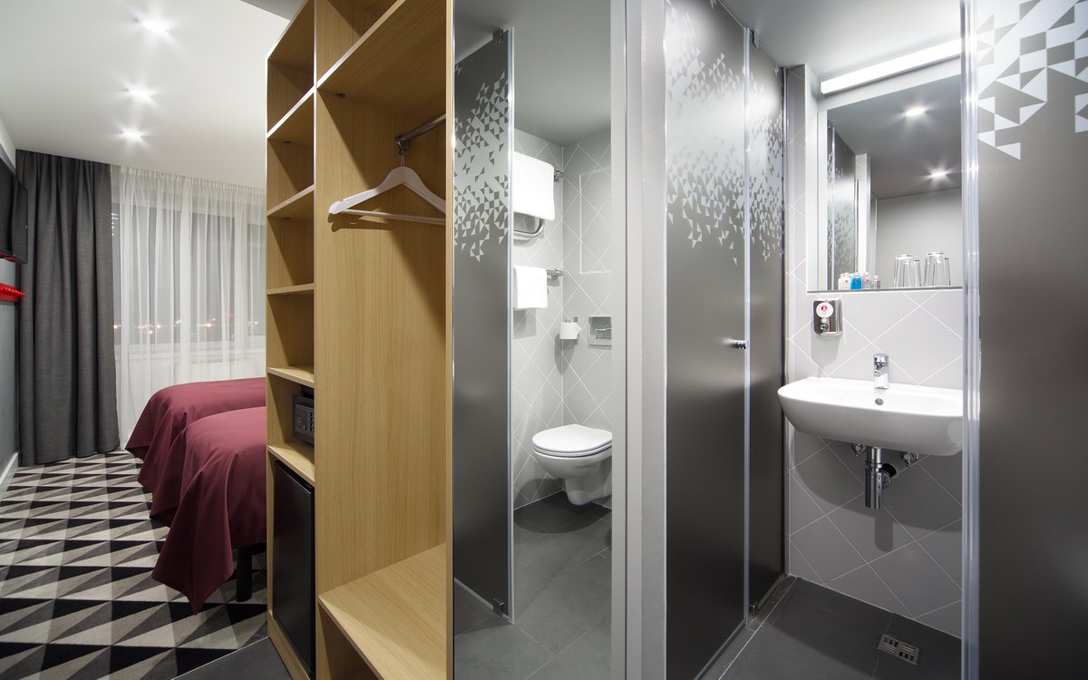 СМАРТ Стандарт в Azimut Сити Отель Астрахань