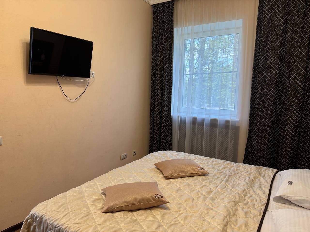 2-местный полулюкс двухкомнатный первой категории (5,7 корп.) в Амакс Ершово Звенигород