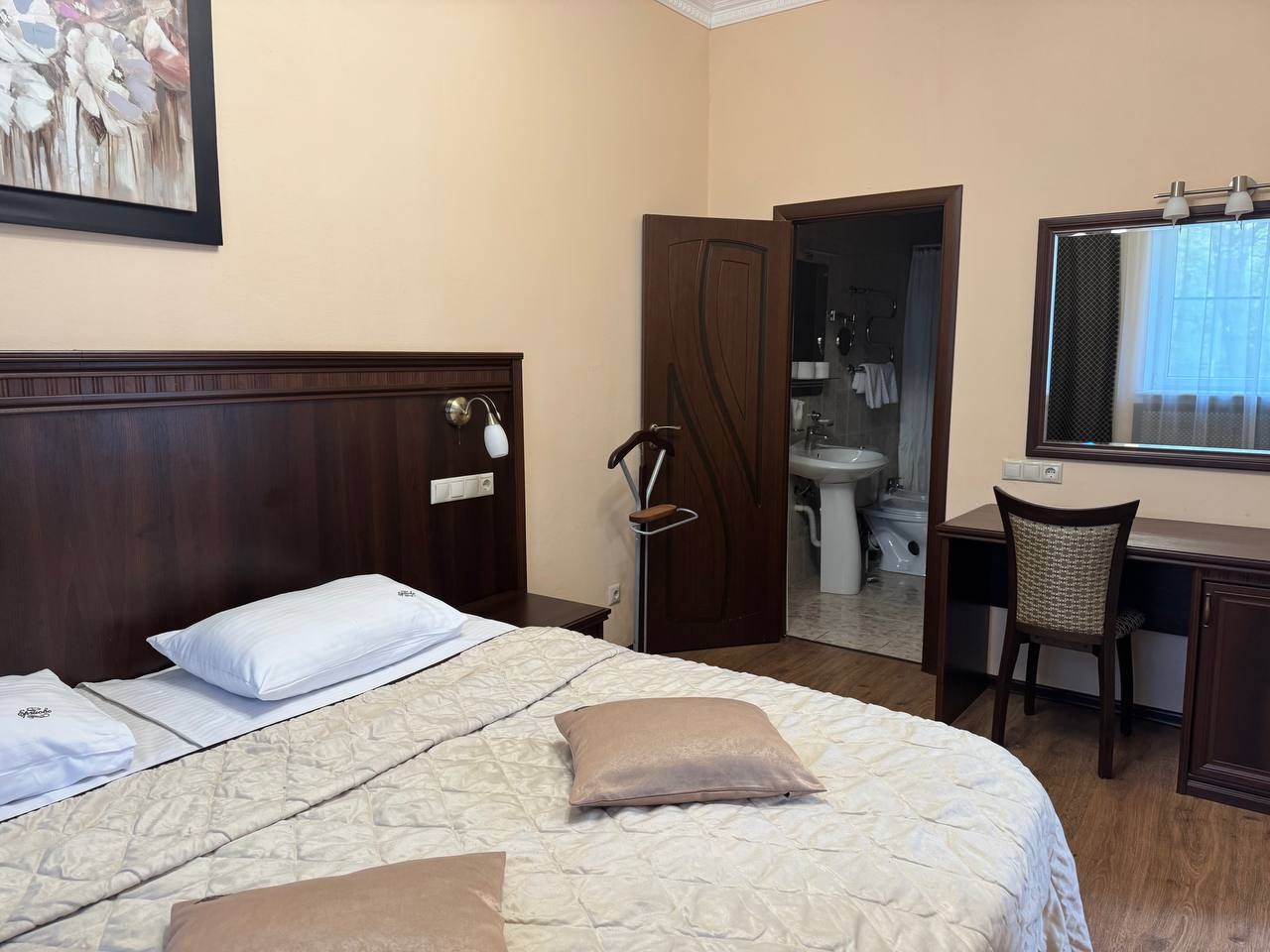 2-местный полулюкс двухкомнатный первой категории (5,7 корп.) в Амакс Ершово Звенигород