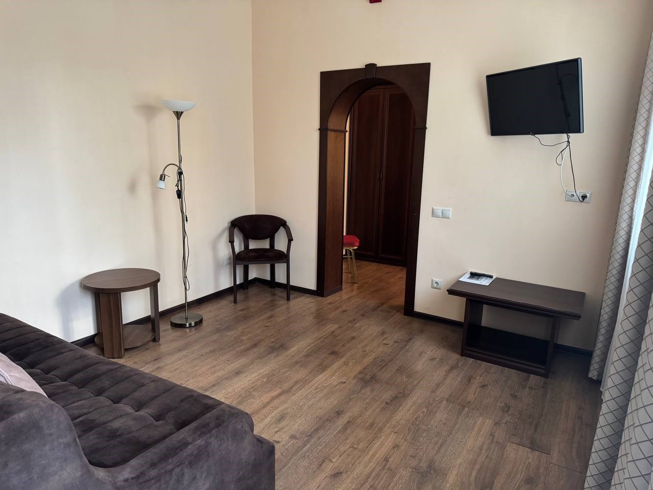 2-местный полулюкс двухкомнатный первой категории (5,7 корп.) в Амакс Ершово Звенигород