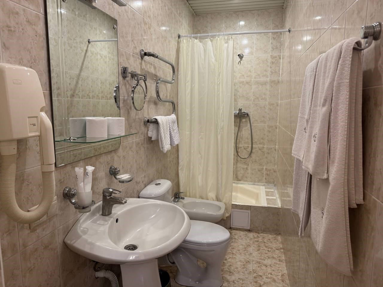 2-местный полулюкс двухкомнатный первой категории (5,7 корп.) в Амакс Ершово Звенигород