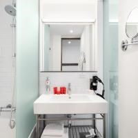 SMART Полулюкс улучшенный в Azimut Сити Отель Тульская Москва