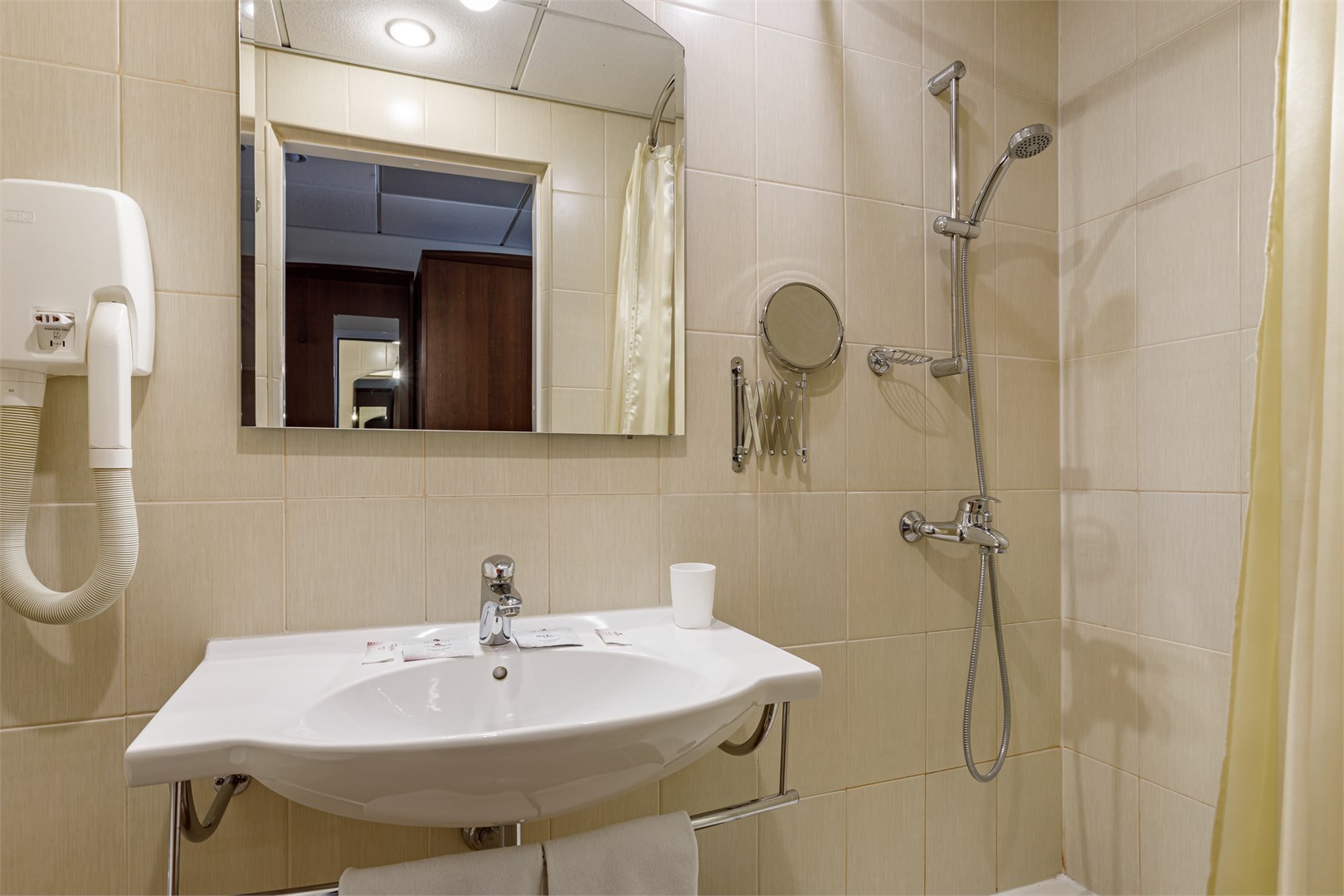 Стандарт двухместный номер (Двухспальная кровать) в Максима Панорама