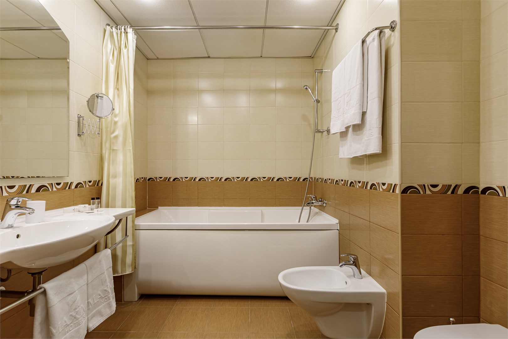 Полулюкс двухкомнатный (Двухспальная кровать) в Максима Панорама