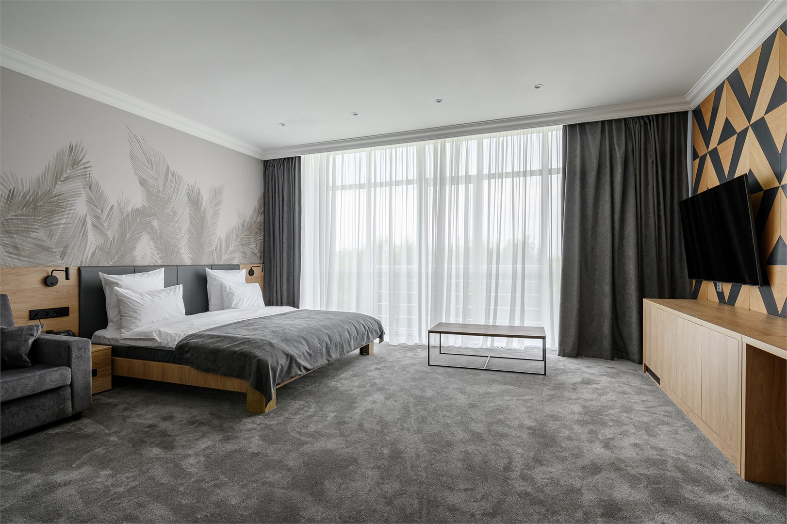 Президентский люкс в Azimut Парк Отель Волга Астрахань