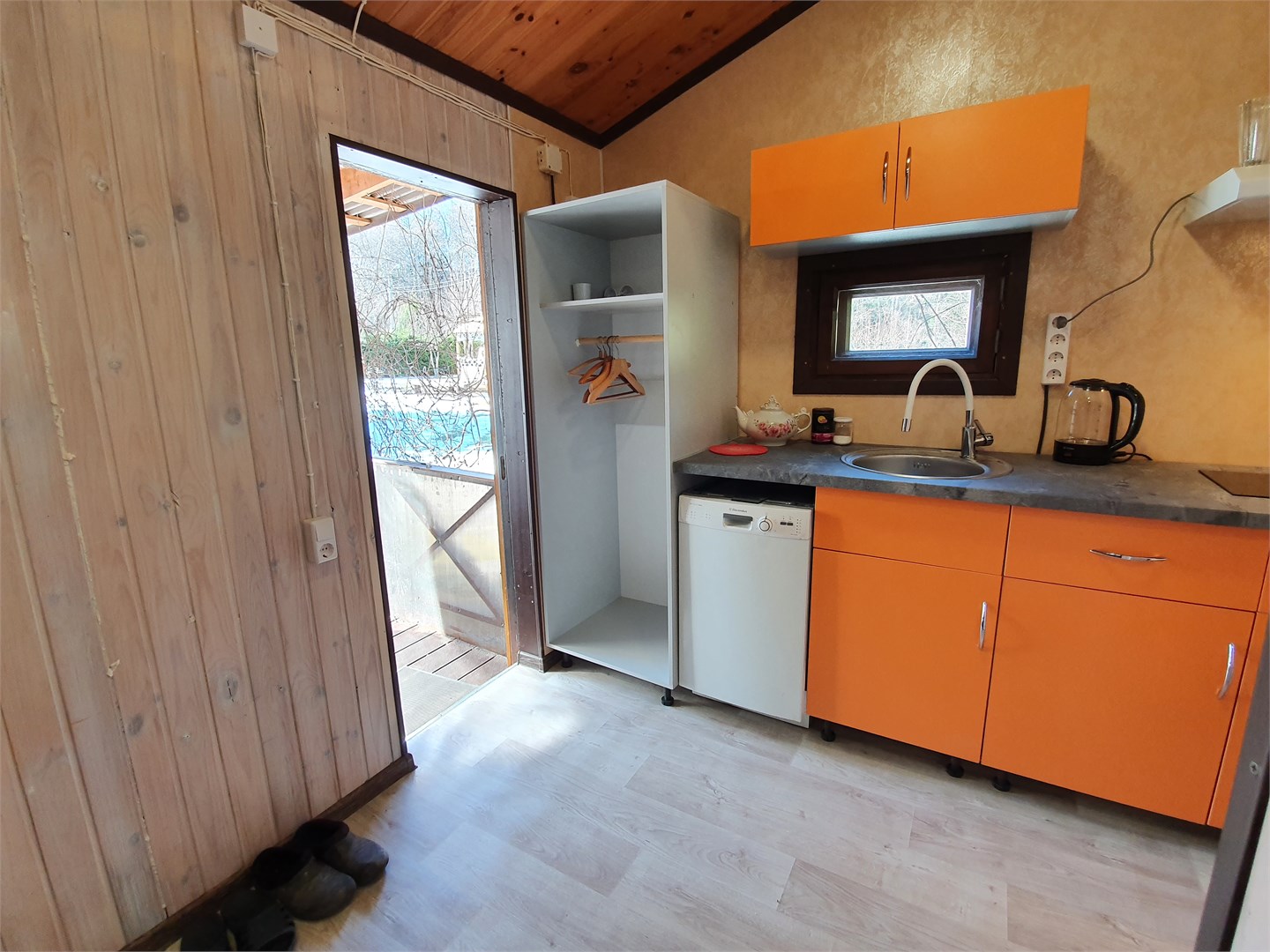 Коттедж-Ленин на 5 гостей в Тарховка