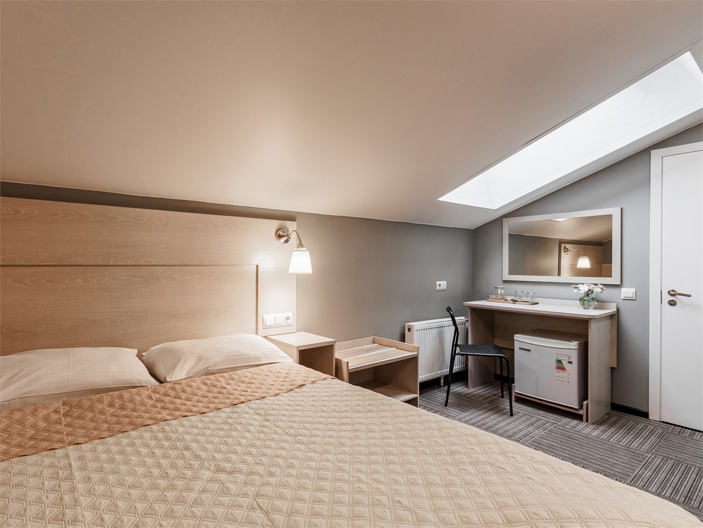 Комната эконом с широкой кроватью в Невский Астер