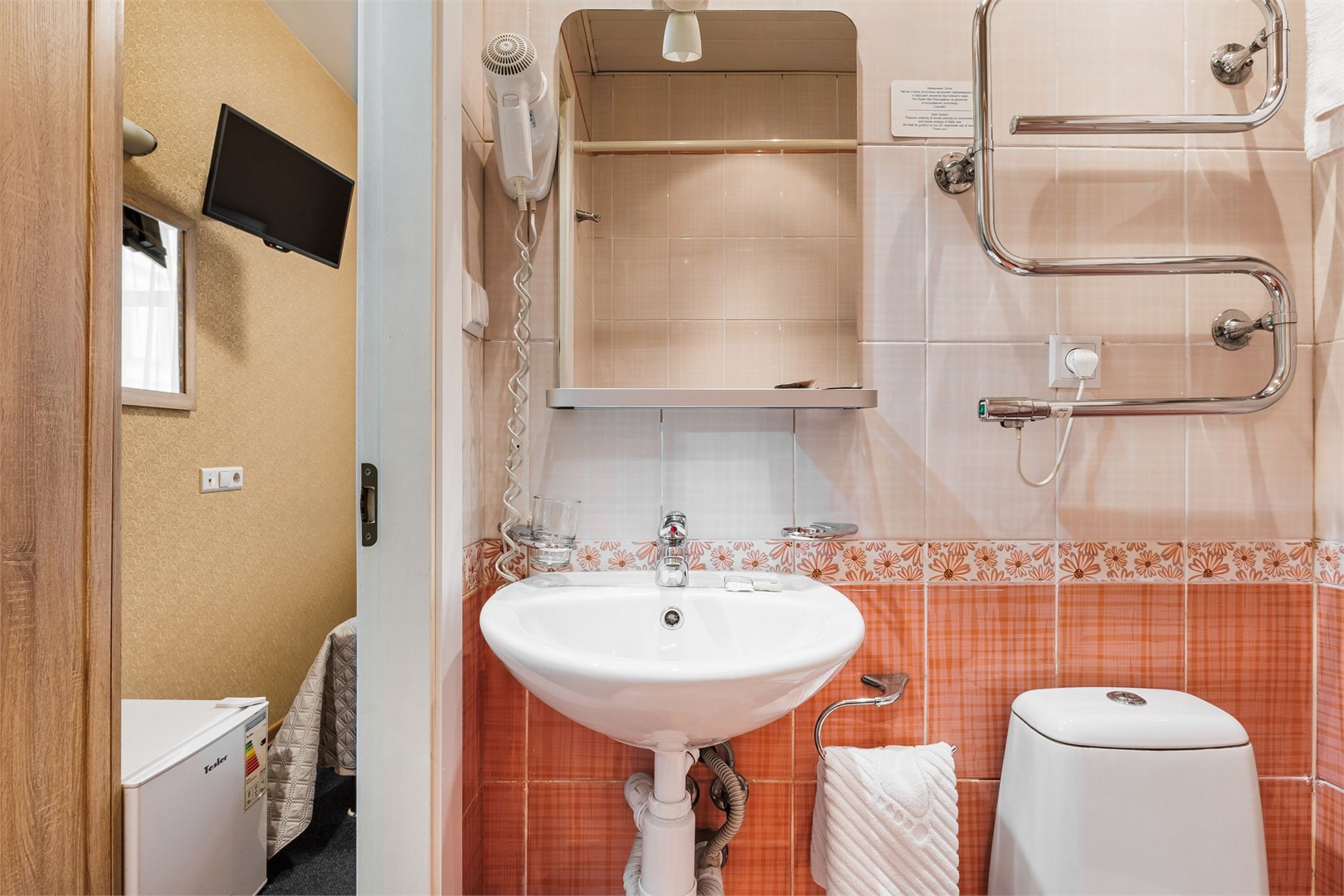 Комната эконом с широкой кроватью в Невский Астер