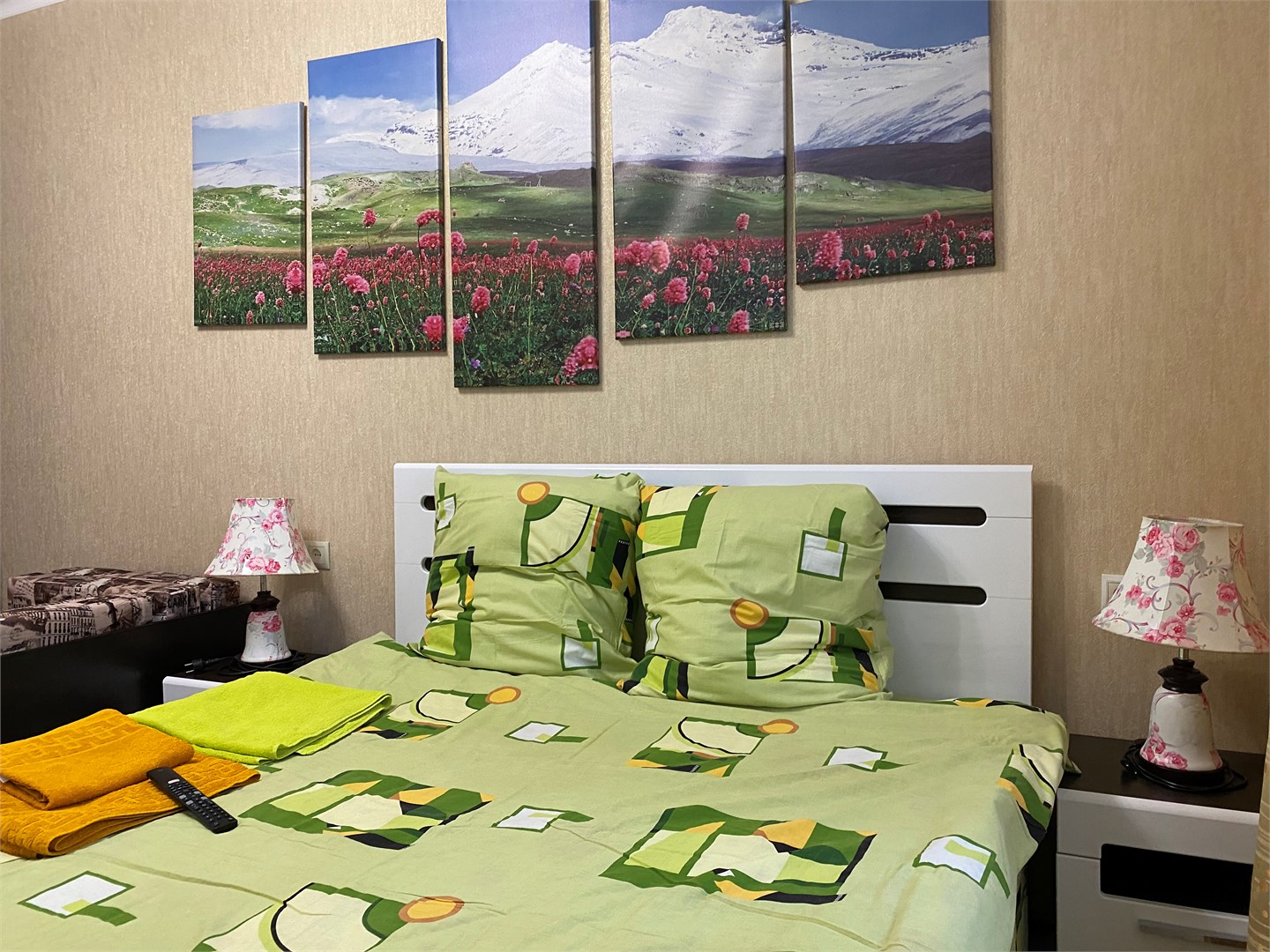 Однокомнатная квартира на Коллективной 4 в Вилла с видом на горы