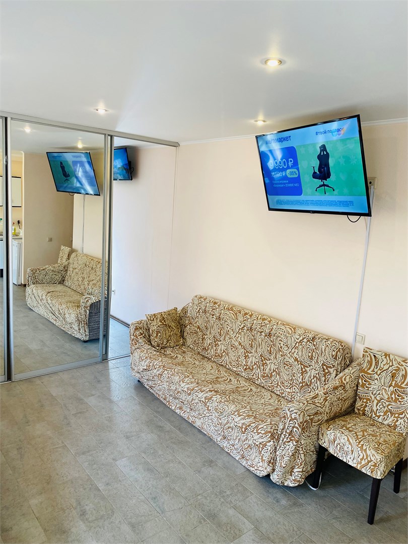 4/12Двухкомнатная квартира на Коллективной 4/12 в Вилла с видом на горы