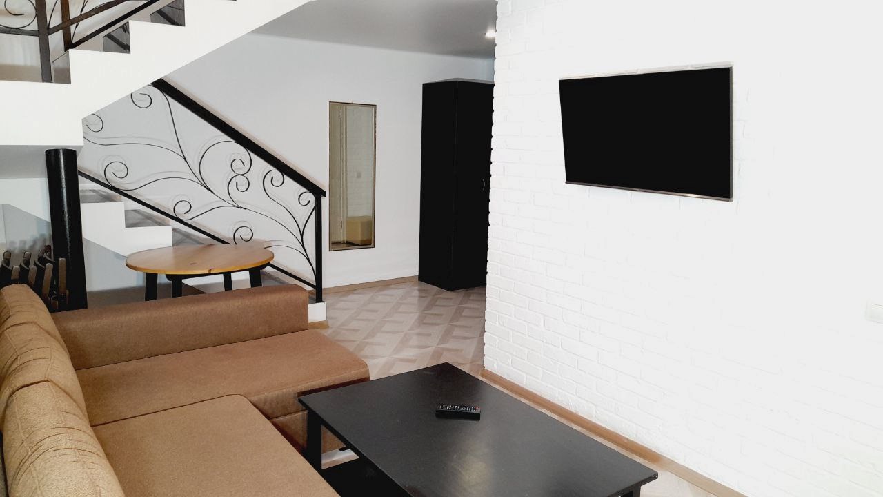 Двухуровневые апартаменты с кухней в Августин